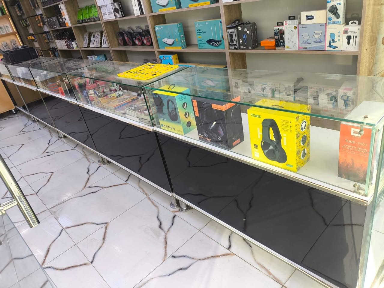 السلام عليكم
عندي 7 قطع فاترينات جام
مكاني ابو غريب 
***********
سعر القطعه 85
