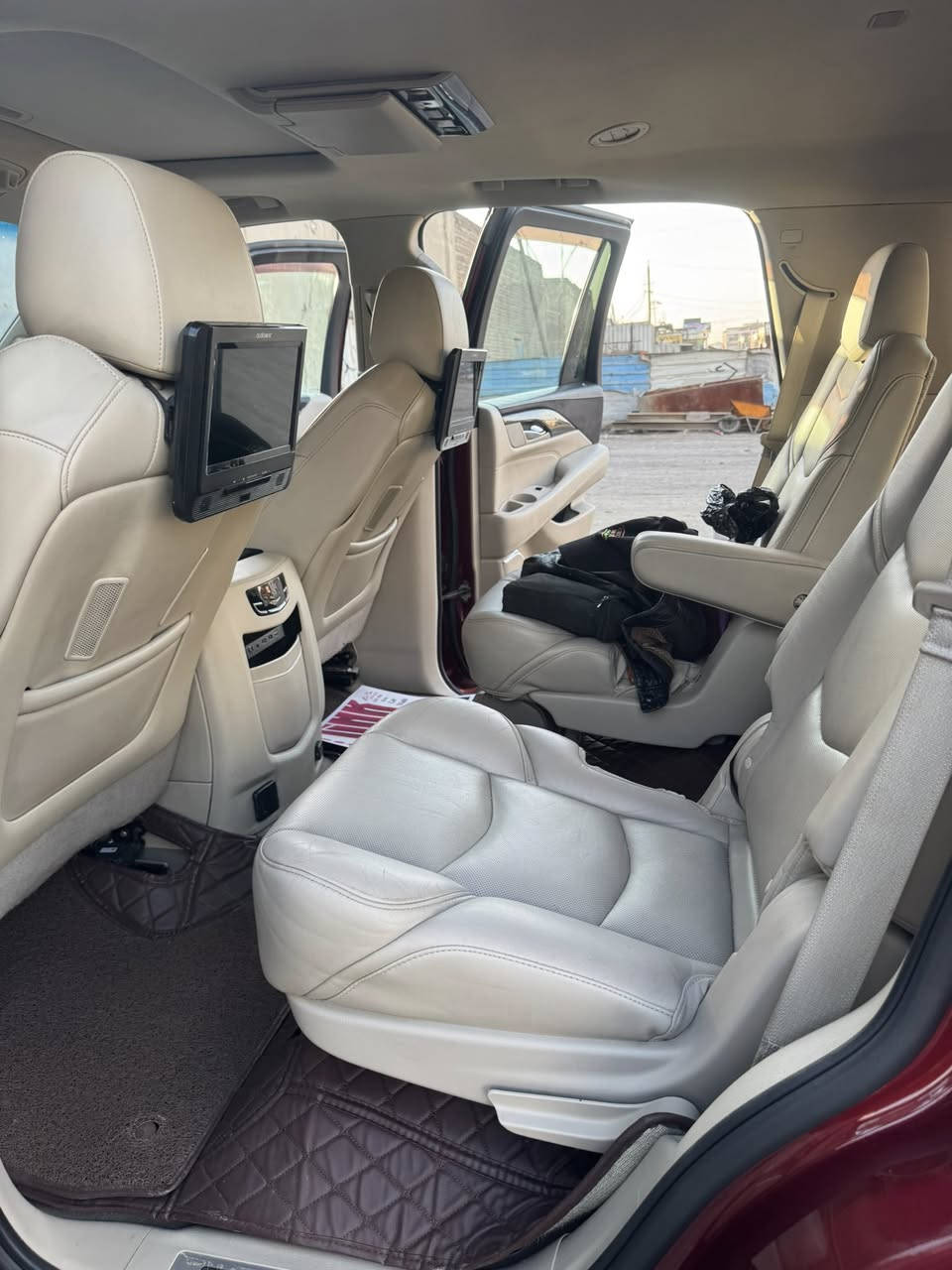 كاديلاك 2018 جديدة ماشية 85  . السعر 350 للتفاصيل اكثر على الرقم ***********📞
