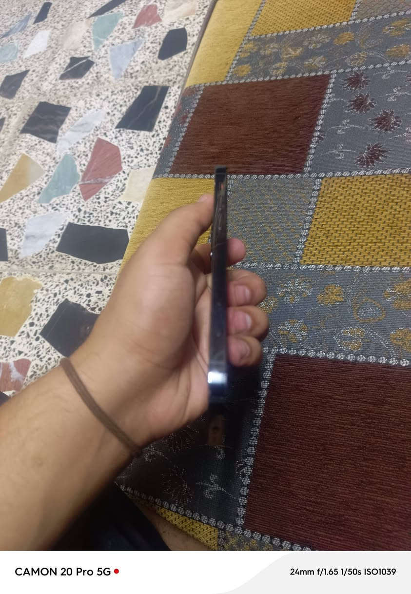 12 برو
جهاز وتر كلشي بلادي 
بطاريه 79 شحنه طبيعي
280 نهايته 
بغداد حي اور 
***********
