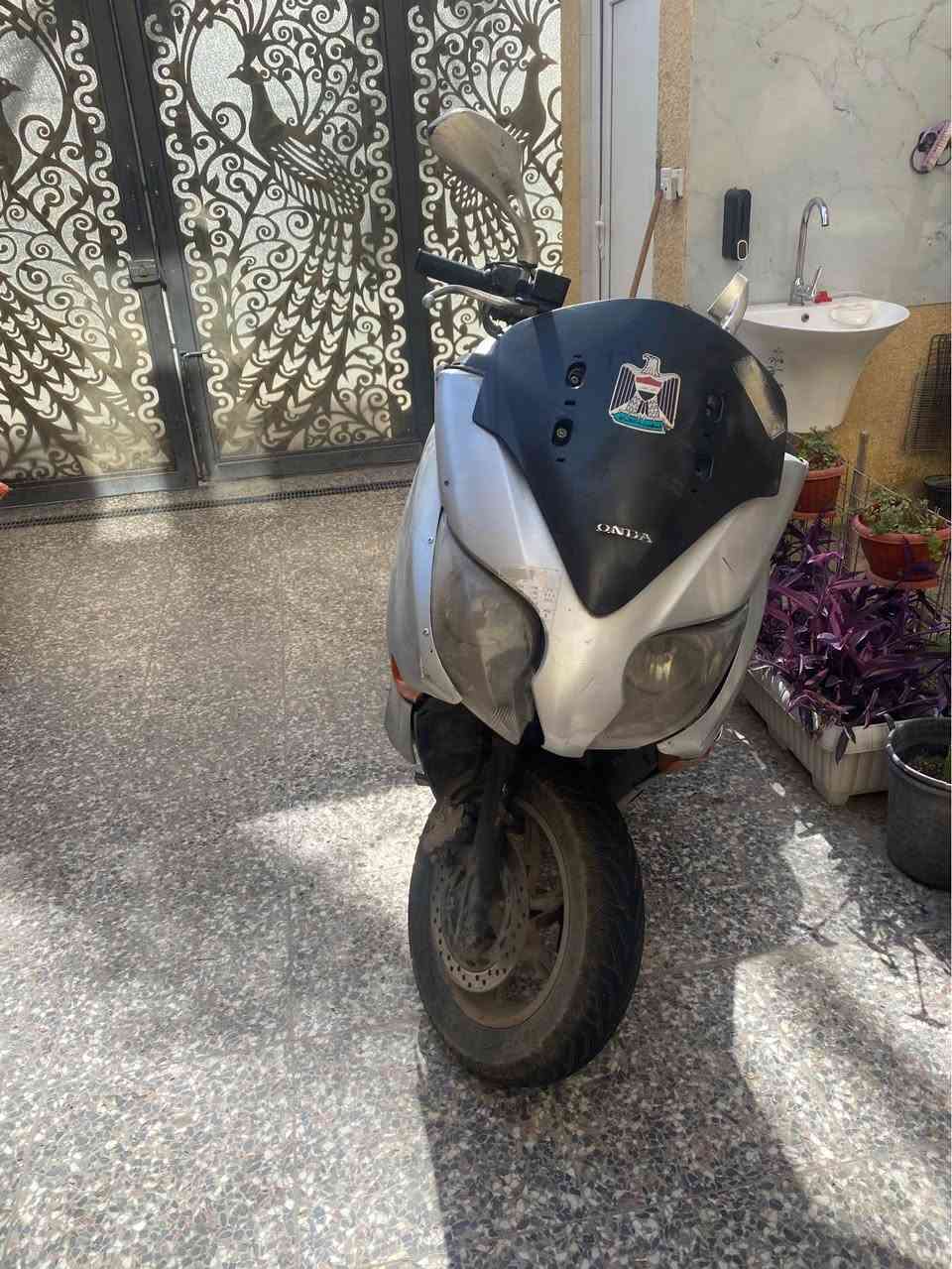 فورزا 010 
كفراته تقريبا 40 بالميه 
تايرات خلفي امامي جديد دسكات جديد
قايش وكلجات مصارله تلث اشهر مبدل
اويل بم جديد
حماوه على نص مي راديتر محلول 
مكينه مكفوله مابيه اي شي 
دبلات امامي يحتاجله
وجويتر يخربط مرات بشلعه يعني يحتاجله تبديل 
واني مالي خلك اودي واجيب صراحه 
بس بيه ملاحضات فقط يحتاجله ترتيب ترجع احسن من قبل 
عنوان بغداد الغزاليه بغداد, العراق


**إذا كنت صاحب هذا الإعلان وتريد حذفه لأي سبب، رجاءا أرسل رسالة إلى الدعم الفني**