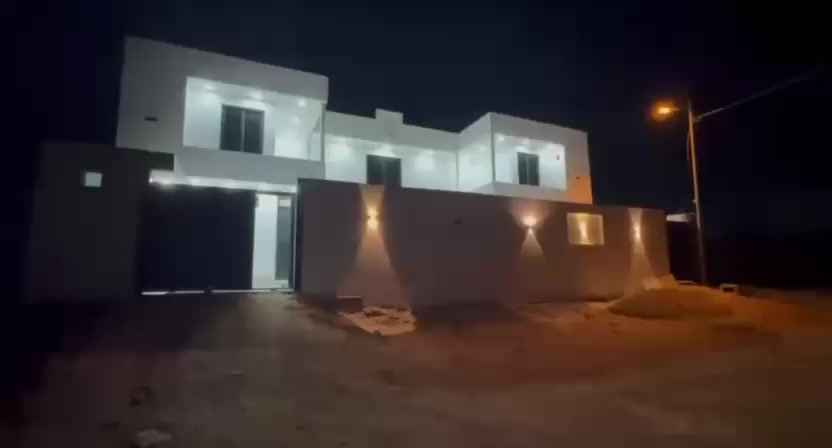 ⚠️السلام عليكم ورحمة الله وبركاتة ⚠️
💢 #دار للبيع في منطقة #حي_الزهور 🏘
#طابقين بمساحة واسعة وموقع تجاري وسكني مميز، ويتكون من:
▪️ الطابق الأول: صالة عدد ٢، استقبال، مطبخ، غرف نوم عدد ٢، صحيات داخلية وخارجية، بالإضافة إلى حديقة داخلية مع نافورة.
▪️ الطابق الثاني: غرف نوم عدد ٢، صالة، وصحيات.
▪️ المساحة : ٥٠٠ م
▪️ الواجهة : ٢٠ م
▪️ الموقع : على شارع ٣٠ (نزلة بانزين خانة)
《 علماً أن الدار #مطلوب_بمبلغ_١١٥_مليون 》
▪️جودة البناء جداً عالية وبمواصفات حديثة
💲💬 هل ترغب بمعرفة السعر الكلي وباقي التفاصيل ؟
اكتب كلمة (تم) في تعليق، وستصلك رسالة فورية بكافة التفاصيل المالية!
🌟 دعمكم يهمنا:
👍 تفاعلكم بالإعجاب والمشاركة يساعدنا في تقديم أفضل العروض.
🔔 لا تنسوا متابعة الصفحة ليصلكم كل جديد ومميز!
📞 للاستفسار، يسعدنا تواصلكم المباشر عبر الأرقام التالية:
▪️ ***********
▪️ ***********
▪️ ***********
💢#مكتب_الحداثة للعقارات والتوسط العقاري
📌عنوان المكتب : #السماوة حي الصدر شارع النادي الرياضي مجاور شركة نقليات الوسيط قرب مطعم الخليج
▪️https://maps.app.goo.gl/vFx5TztZpnyBGpSv7▪️
✅نستقبل جميع العروض والطلبات العقارية ✅
