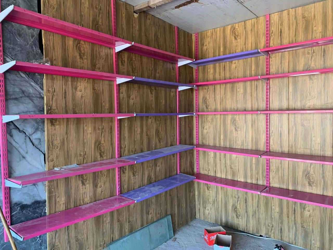 للبيع رفوف كلهن سعر ١٥٠ وبيه مجال ع خاص
‏‪***********‬‏ بي اوتساب 
فلوجة خلف عمارة الجنابي
