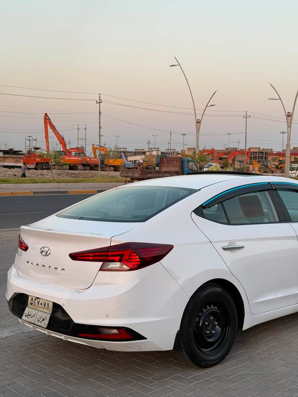 السلام عليكم
النترا 2019 خليجي رقم اربيل باسم شركه تحويل او وكاله مضمون 
محرك 2000 دوش ما مفتوح
فول مواصفات 
بصمه 
فتحه 
كفاله من الضربه والتبديل والفتح 
بيها جاملغ امامي جهة الراكب صبغ وباب الراكب نصه بدون فتح
والباقي كفاله 
تخم تاير جديد 
حداديه 80‎%‎
لايت زنون
محرك ما مفتوح ولا ينقص ولا يبخر 
السعر 128 وبيها مجال للشراي 
مكاني بصره 
للاستفسار ***********
