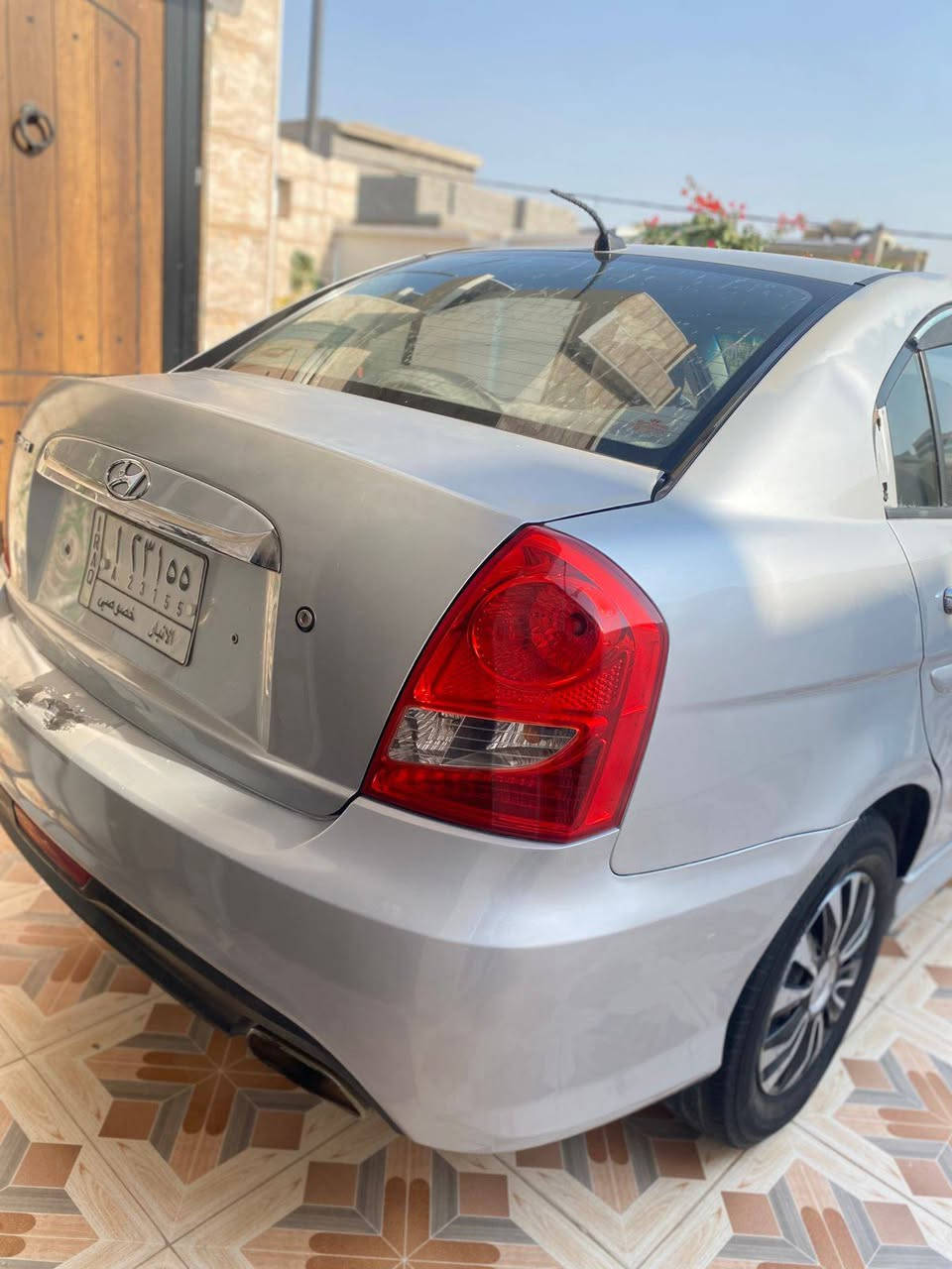 سلام عليكم للبيع اكسنت فيرنا موديل ٢٠١٠ سياره ضربته چاملغ خلفي العكس السايق وصابغين ويا الباب سياره خير من الله عارضه (85)ورقه وبيها مجال مكاني برمادي ال٧كيلو /***********
