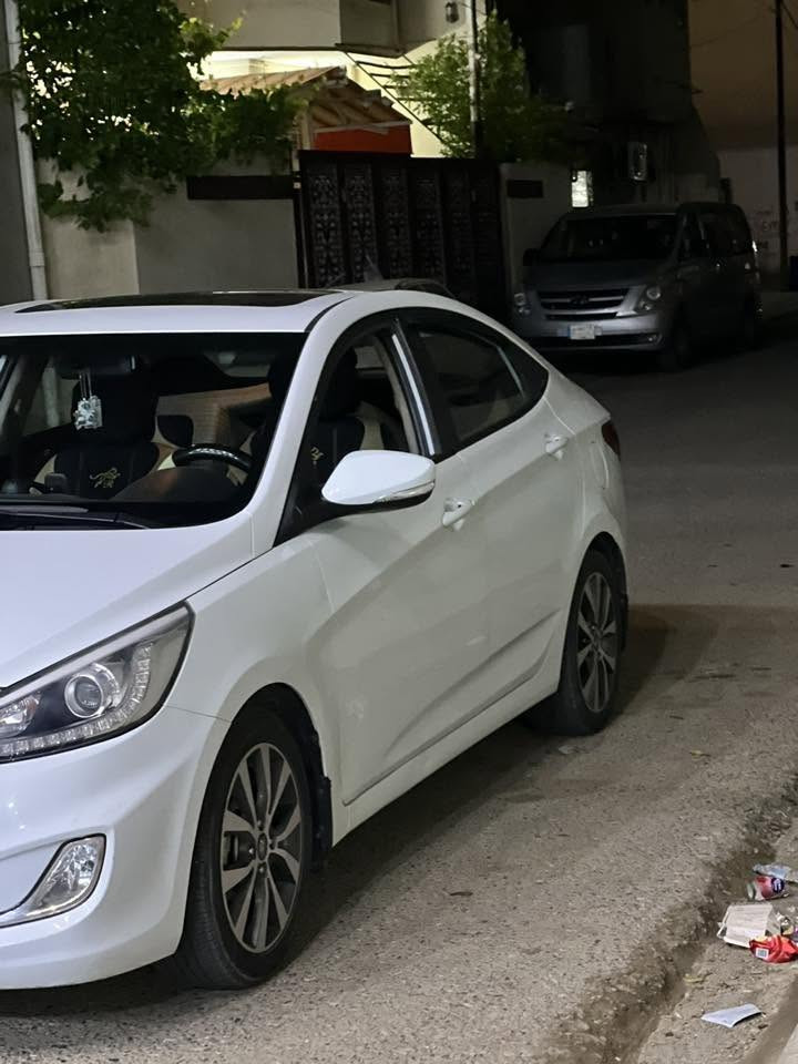 سلام عليكم
🚗 للبيع هيونداي أكسنت 2016 فل مواصفات 🚗

✅ موديل 2016
✅ محرك 1.6 اقتصادي وقوي
✅ جير أوتوماتيك
✅ الممشى: 101,673 كم
✅ سقف بانوراما
✅ لايت زينون
✅ بك لايت شمعه 
✅ تجوه 
✅ ويل كروم أسود
✅ شاشة تاب
✅ كاميرا خلفية
✅ تحكم بالدركسون
✅ بلوتوث وUSB وAUX
✅ مرايا الجوانب كهربائية
✅ شبابيك كهربائي
✅ القفل المركزي
 ✅ شرط التحويل ثاني يوم 
✅ مكيف ممتاز
✅ السيارة نظيفة جدًا وجاهزة للاستخدام

مكان السياره كركوك  

🛠️ ملاحظة: السيارة حادثها ٣ قطع 

💰 السعر: 112 قابل للتفاوض البسيط.

📞 للتواصل: *********** اي استفسار كتبو بتعليقات او اتصلو
