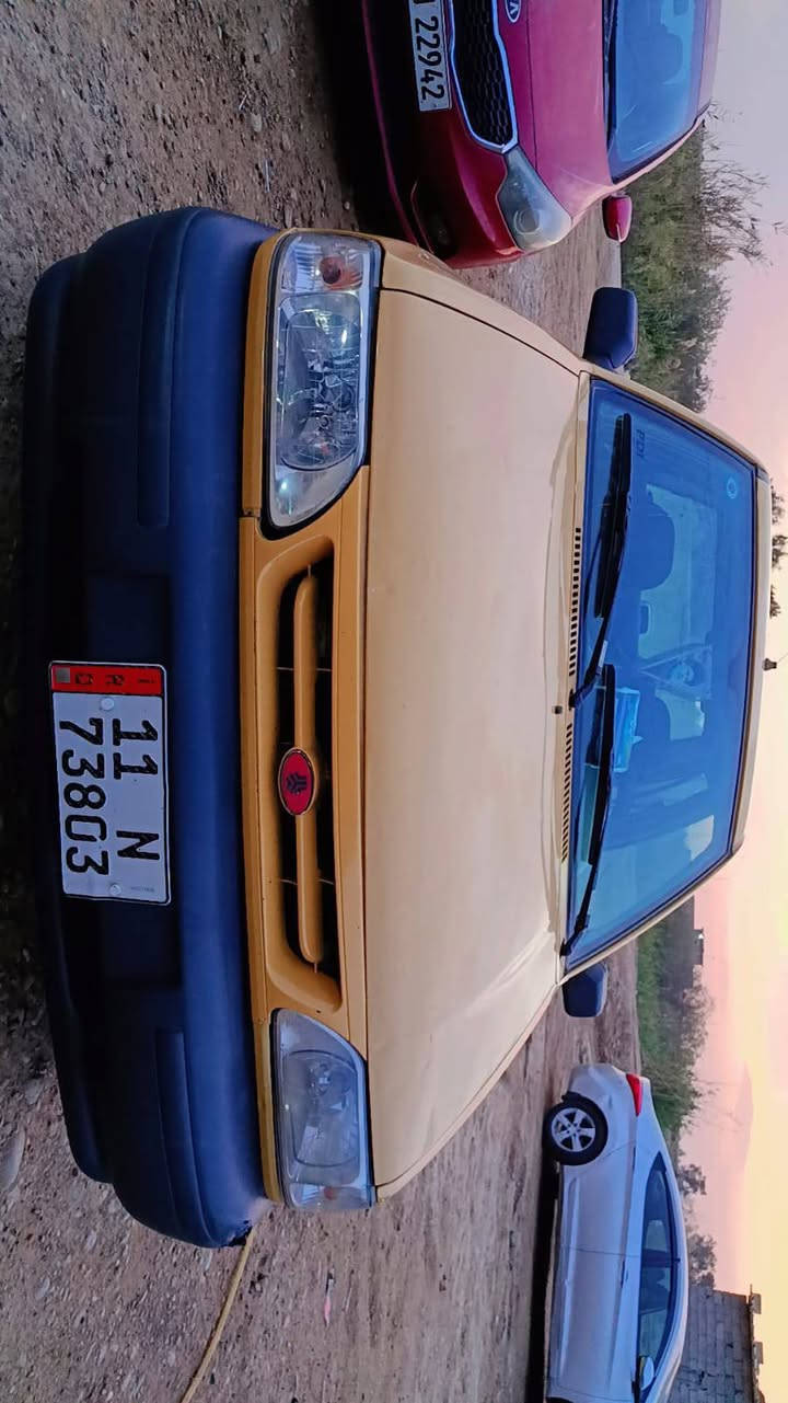 السلام عليكم موديل 22 سياره خير من الله سياره باسمي رقم بغداد الدولي مكانها بغداد 
سياره بيها بس جاملغ خلفي صبغ سياره غاز بنزين منظومه ام 60 لتر 
/***********//
