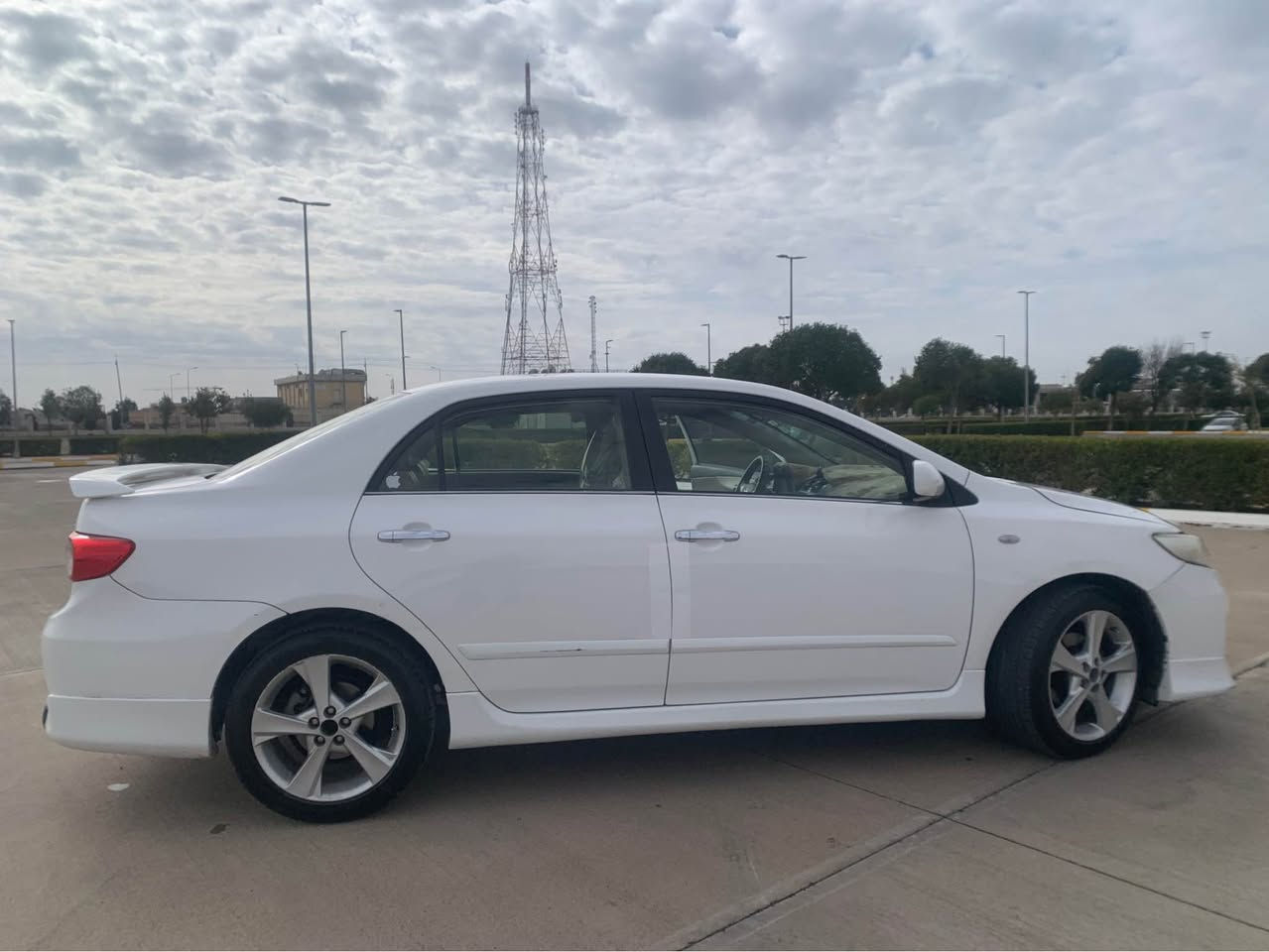 بیکاشۆ 2013خەلیجی زۆر خاوێن مواسەفاتی شاشە ئایپاد کامێرەی ئاوینە کارەباییە چوار تاییەی نوی لەسەر ویل پینچ پەرە سەنەوی تا2029 نوی سبوخی نیە جەمپەکی خەفیفی پشتەوەی هەیە دو جێ ساردەکوت   یەک دینار مەسرەفی نیە  بەناوی خۆمانە *********** أربيل, العراق
