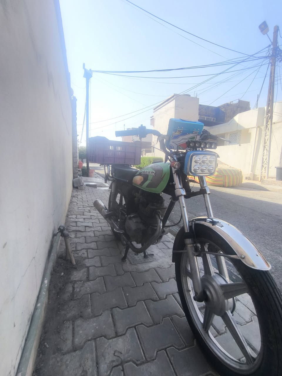 متاح دراجه موديل 20محرك شرط لا صرف لا بخار محركه ناعم قطره صوت مابي دراجه شرط كل عيب مابيها شغل وطلع  مكان كركوك حي النصر  سعره 270بي مجال قليل شراي خابر ***********
