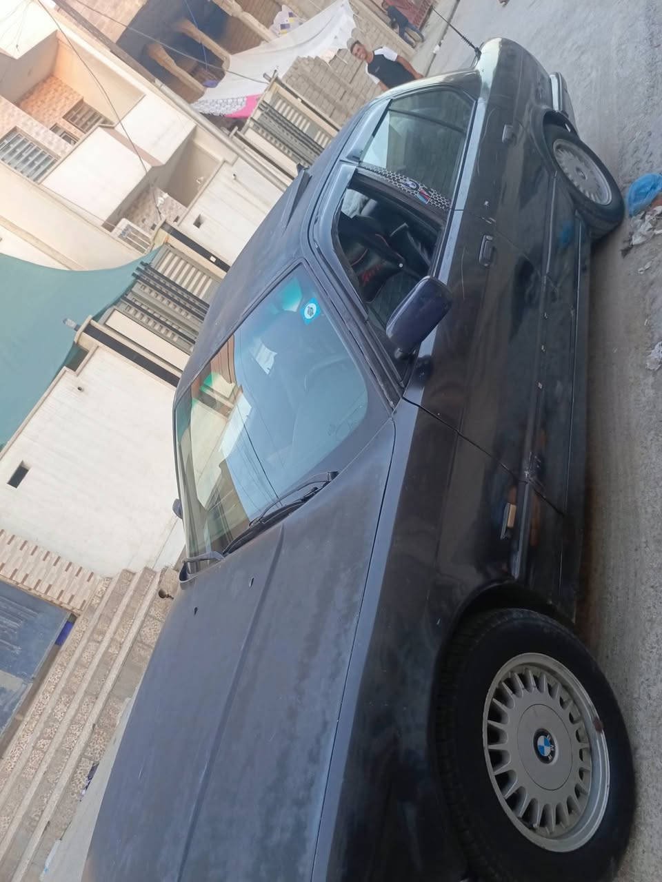 سلام عليكم بي ام لبيع 525موديل1991محرك كير شرط كير عدي تبريد ثلج كهربائيّ كلها شقاله سياره بيها مشرحه تكم سقف فقط ما بيها لا معجون لا خيسان نضيفه السعر 41رقم ***********بي واتساب
