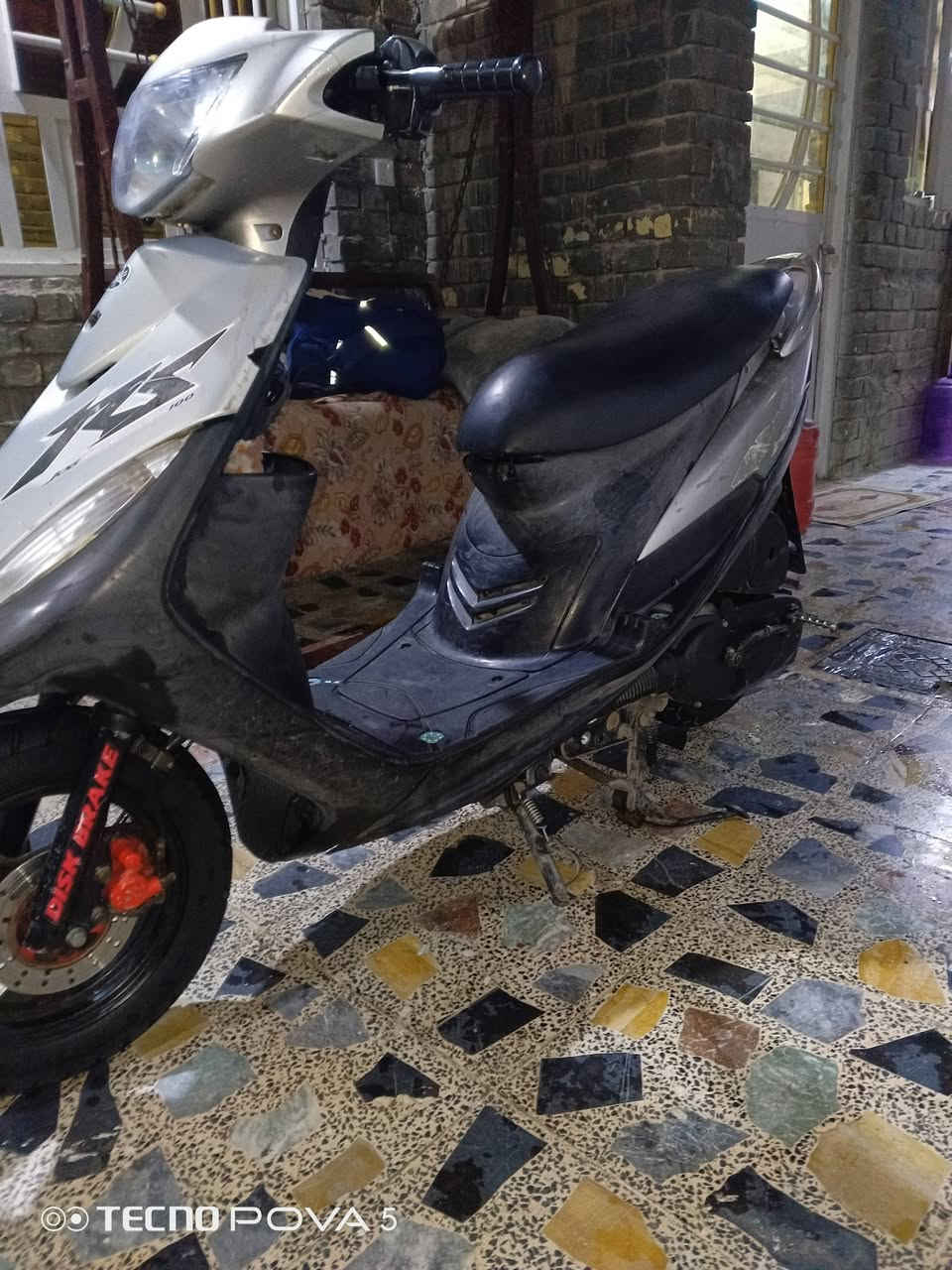 سلام عليكم دراجه ماكس عدله للبيع دراجه رمبه وجديده كلش صاله4اشهر من نزلناهه من  الرمبه شلعه ومعدل كلشي بيهااا كامل فقط اني مبدل بيهاا قبق مال صالنصه أو شوته جديده ونطيك بيها تراي وين ميعجبك سعر دراجه 800الف وبيهاا مجال عنواني بغداد الحسينيه متواجد مازنجر أو عل رقم***********
