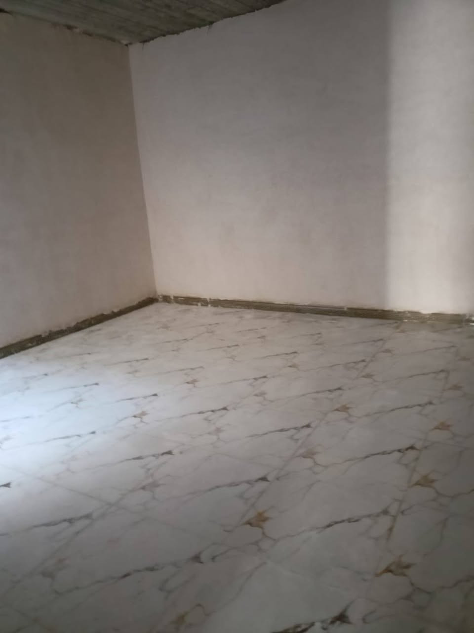 اعلان 📣📣
دار للبيع زراعي مساحه ١٠٠متر طول🏠🏠

تستلم مفتاح كامل بدون نقص 🏠🏠

يتكون من غرفت نوم صاله مطبخ صحيات درج خارجي 

فول مواصفات 🏠🏠

موقع العقار 55قرب صيدليه الراشدين 🏠🏠

استفسار عله الرقم 📞📞

‏‪***********‬‏📞📞📞
