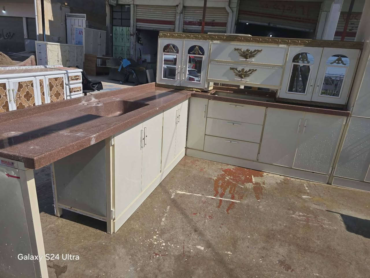 كاونتر نضيف بيع مستعجل سعر ٥٠٠الف قياسات ارضي مع الدنكه ثلاثه متر و٢٠سنتم وسنك ثلاثه متر و١٠سنتم كلو مرمر


**إذا كنت صاحب هذا الإعلان وتريد حذفه لأي سبب، رجاءا أرسل رسالة إلى الدعم الفني**