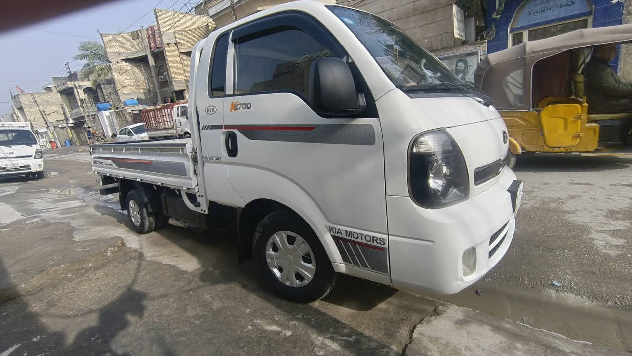 كيا بنكو موديل 2016  محرك 2700 بلادي
مكفولة كفالة عامة ضربة وكص وتبديل صبغ مكانات بصيطة 
شاصي مكفول 
محرك كير اكسن مكفول 
تبريد شقال 
تخم تاير امامي خلفي جدد 
حدادية جديدة
سيارة مامتعوبة علا وضع الشركة 
السعر 114  وبي مجال 
رقم بغداد  وطني تحويل مباشر. سنوية لغاية 27
مكاني بغداد مدينة الصدر الاورفلي 
رقم الهاتف ***********
