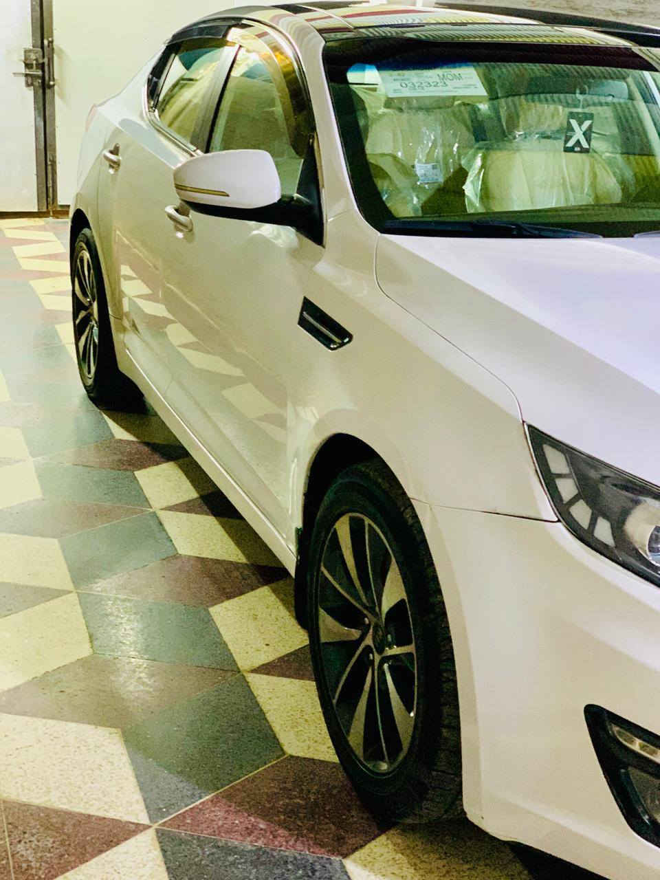 السلام عليكم سيارة اوبتما موديل 2011 خليجي سعودي فول مواصفات بصمة بنوراما كشن كهرباء اشاره بالمراه شفتات ستيرن السيارة مكفول كفالة عامة محرك 2400 دوش سياره جاهزه من كلشي كير ومكينة وصدر السعر 140 وبيها مجال بسيط مكانها ألرمادي شارع 40 قرب فلكه العلم للاتصال ***********
