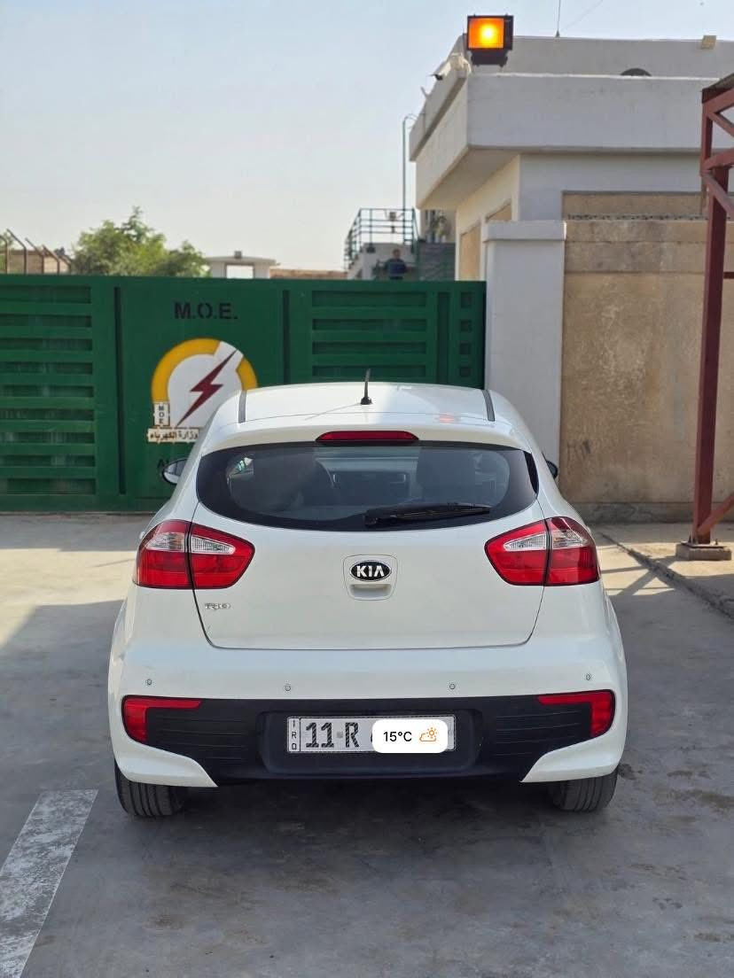 السلام عليكم كيا ريو 2015 خليجي
محرك 1600 دبل قطرة ماشية 87 الف جديدة تحكمات شاشة كامرة حساسات خلفية بلوجكتر ويل كب رقم جديد هزة جديدة 

كير محرك تبريد ثلج كله مكفول 

السيارة بيها صبغ فقط بنيد وبين البابين موضح بالصور

السعر 97 وبيها مجال   مكاني حي الجامعة 

***********
