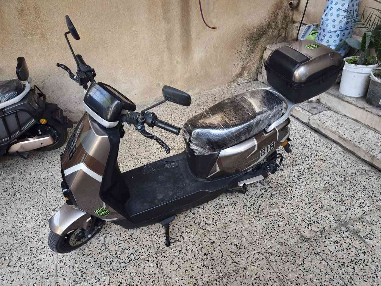 ماطور شحن ٣١٨  للبيع
٦بطاريات نص عمر 
لايتات عالي ناصي كلو شغال  
الماطور  نضيف 
السعر ٥٠٠ 
للتواصل خاص


**إذا كنت صاحب هذا الإعلان وتريد حذفه لأي سبب، رجاءا أرسل رسالة إلى الدعم الفني**