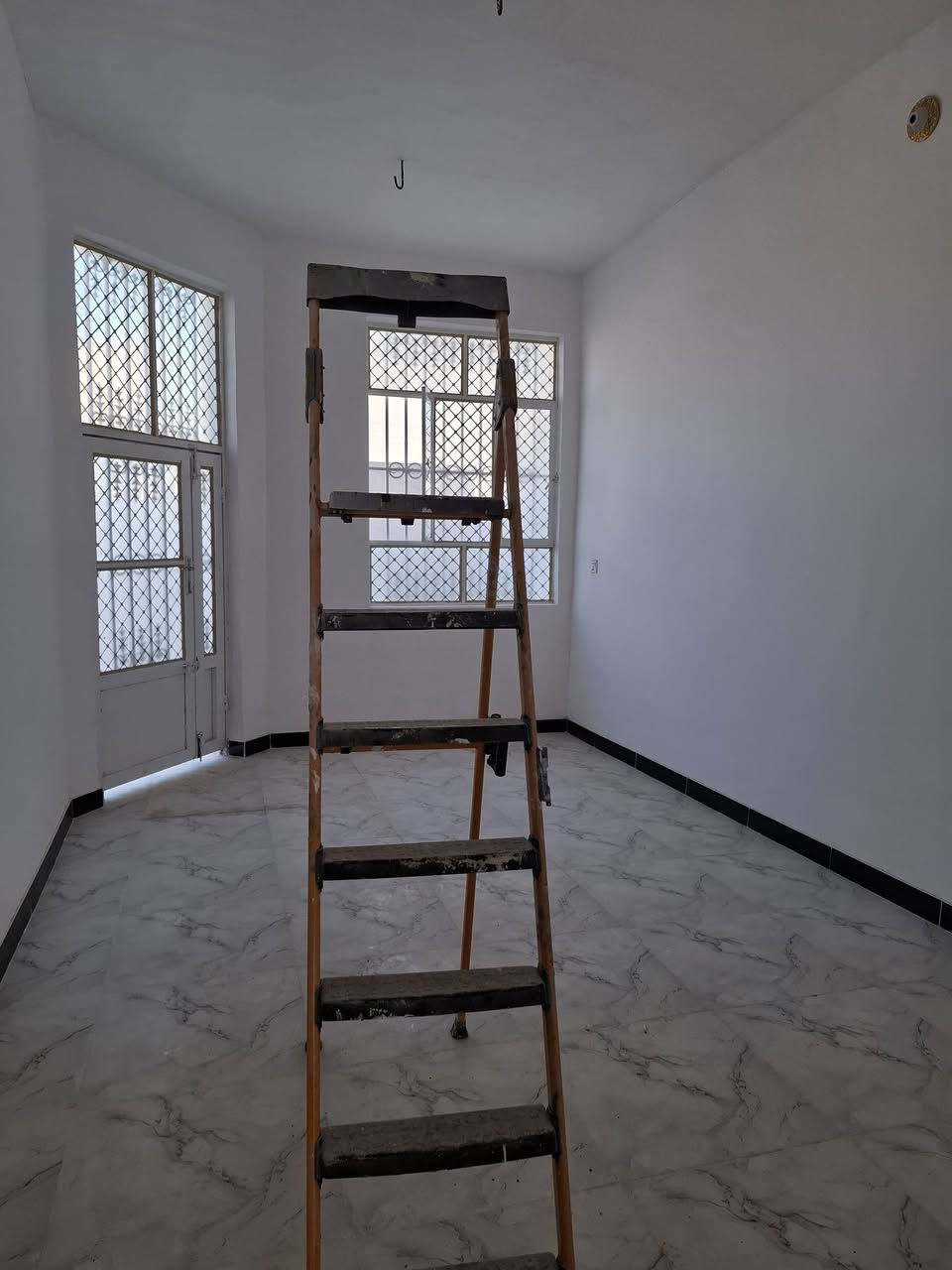 #١٥٠متر طابو صرف 
#موقع جيد  ابي غرق  جهة شارع المركز 
#السعر ١٠٥  غرفتين.نوم هول  مطبخ استقبال  صحيات خارجيه داخلي. كراج   بناء حديث 
للاستفسار اكثر واتساب #***********
