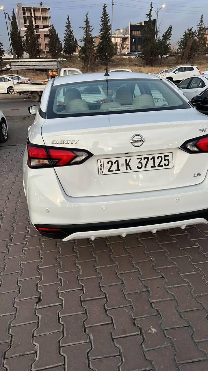 سەنی مەکسیکی ٢٠٢٢
بێ بۆیاخ و سارد 
بێ کرانەوە
سفری شەریکەی نیسان ە
ناو زەرد و جلد 
شاشە و کامێرە
لایت لی د و بلاجکتۆری سپی
هەردوو سویچ بیلادی
٢٥ هەزار رۆشتووە

/***********
نرخ///
١٣٨
سلێمانی السليمانية, العراق
