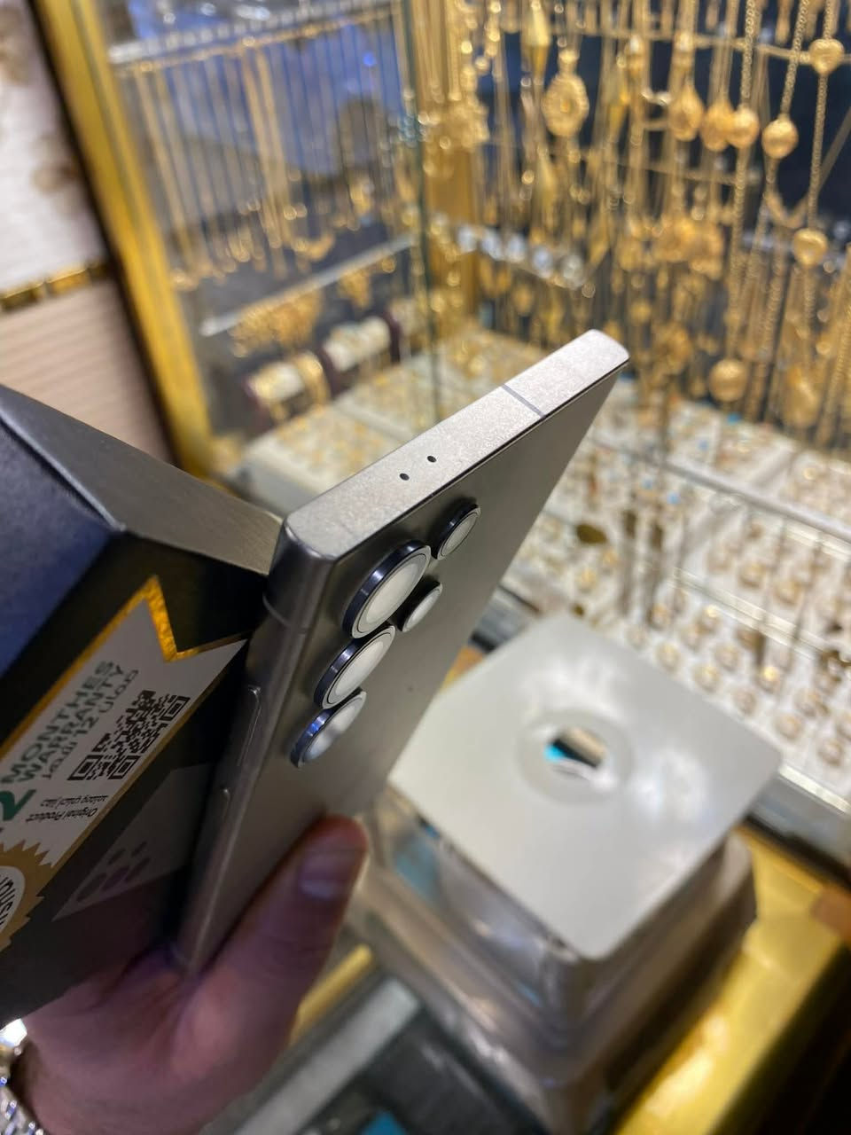 اس 24 الترا الذاكرة 256 اخو جديد وصل شراء موجود خطين شرق اوسط السعر 900 وبي مجال بسيط رقمي ***********
