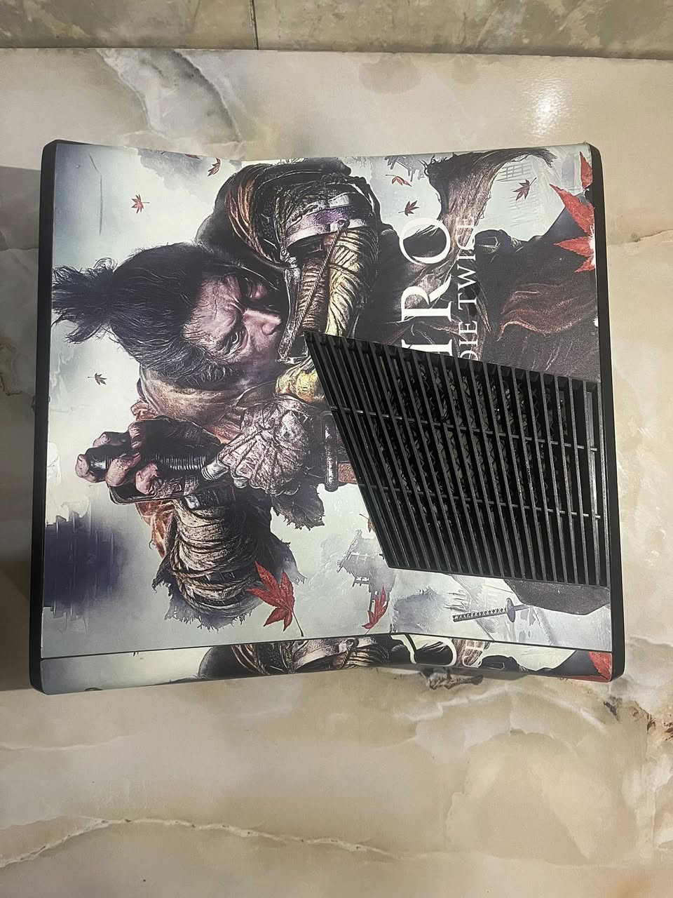 للبيع Xbox 360 - هارد 250GB
الجهاز:   Xbox 360 S
الهارد: 250GB ممتلئ ألعاب
عدد الألعاب: اكثر من 200 لعبة متنوعة
 (GTA V
PES, Call of Duty, Minecraft, FIFA, Mortal
.Kombat 
نظام Aurora احترافي + واجهة عربية ألعاب جاهزة بدون أقراص
الملحقات:
يد تحكم عدد 2
HDMI كيبل
كيبل طاقة
  الألعاب كلها مثبّتة 
وتشتغل فورًا 
الجهاز نضيف 

السعر: ١١٠ الف
 (قابل للتفاوض )

للتواصل: ***********
