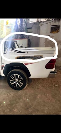 للبيع تغليف بدي هايلوكس كامل جديد 07829371854