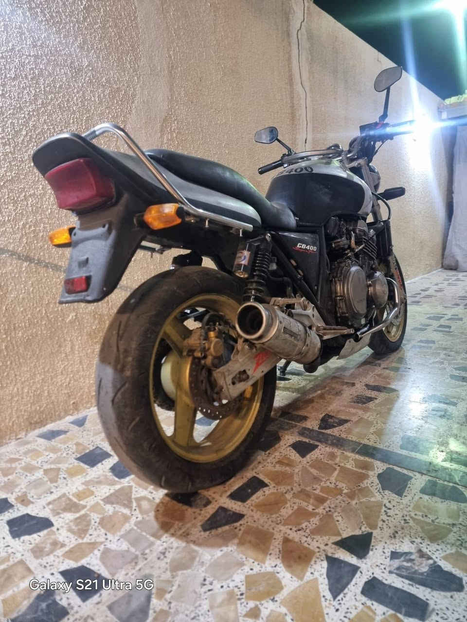 السلام عليكم عندي هاي الدراجه متشتغل سنويه بيه تريد صلحه اني ابيعلك كوم حديد والشراي يتصل ***********
