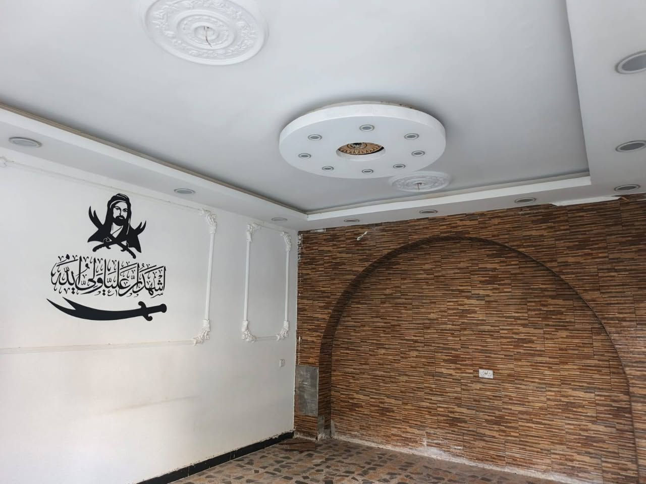 للبيع بيت 🏡 #زراعي_سند٢٥ مساحته #١٠٠م ركن واجهه ١٤ في #الشرطه_الخامسة يحتوي على #غرفتين_نوم 😴 وصاله وحولي ومطبخ وخدمات البيت نظيف #بناء_طابوك للإستفسار اتصال 🤙 على الرقم 
***********
#الجميع
