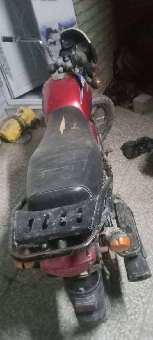 للبيع بوكسر اوراق مكان بغداد بلديات مديل 21 الماشه عوجه ويده مال كلج واير مابيها مكينه بيها تبخير سعرها 525 شغاله ***********
