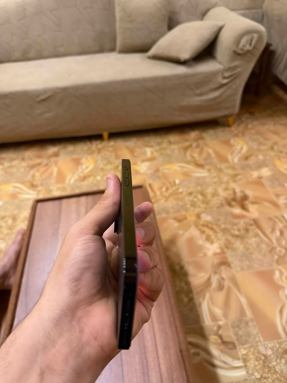 14برو ماكس جهاز شرق اوسط مبدل فقط بطاريه سعره 750جهاز جديد رقم بس واتساب بدون كارتون جهاز ***********
