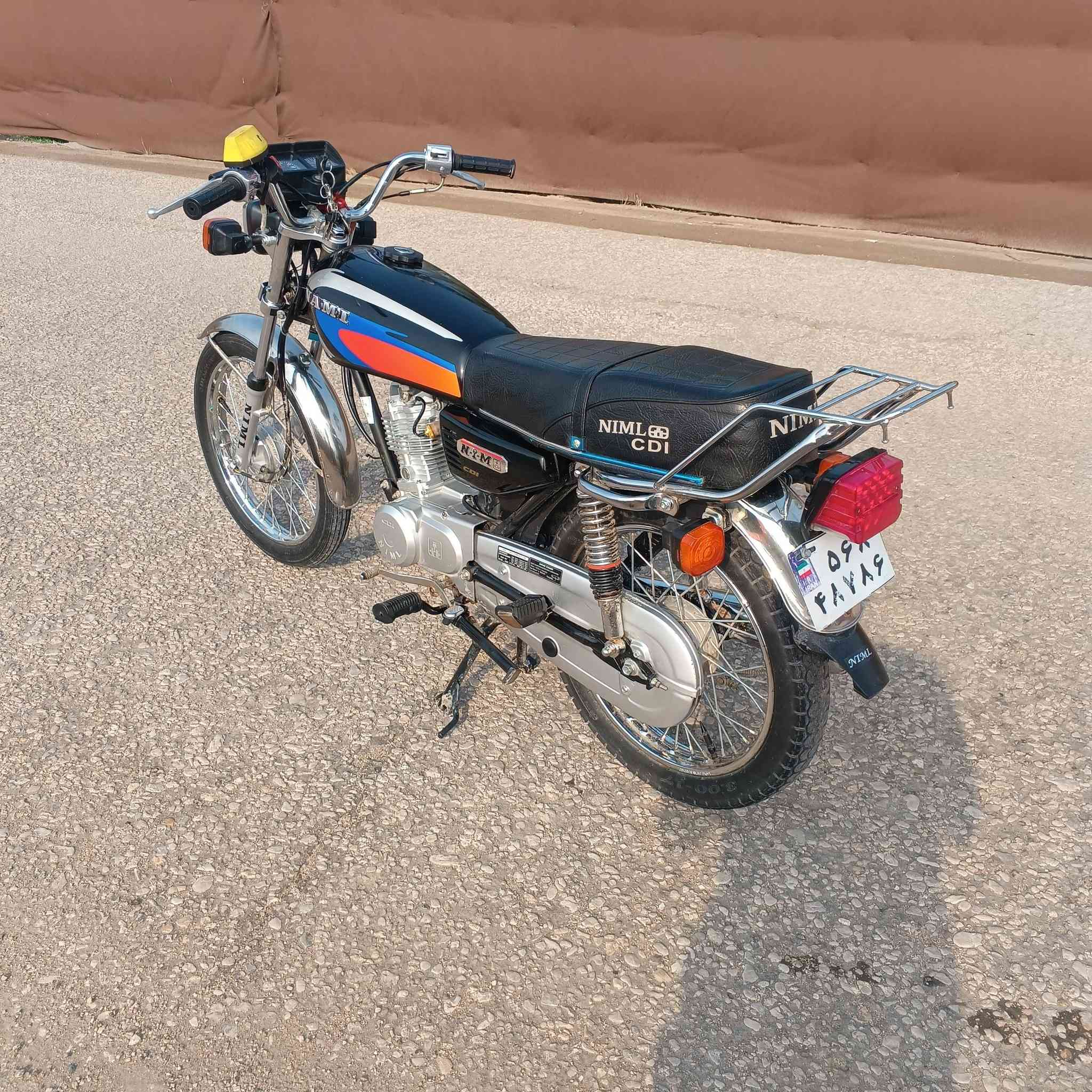 سلام عليكم شباب دراجه للبيع موديل 2025 اوراق اسكنر  الدراجه نضيفه كلش العنوان طوريج السعر 675وبيه مجال رقم التلفون ***********
