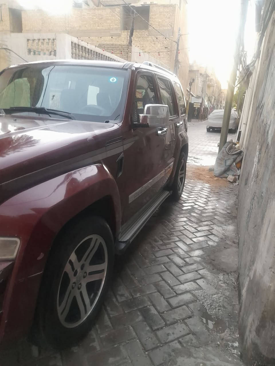 السلام عليكم ورحمة الله
سيارة جيب ليبرتي اللبيع او مراوس سيارة خير من الله وارد امريكي ضربة بس دعامية فقط  

 كير مكينة جديدة شرط ترايك الى البصرة تبريد ثلج مايتوجه  سيارة مصبوغة احزام بدون ضربة كهربائيات كله شغالة مكينة 3700 يعني V6 ست سلندر شرط 200 مكان السيارة بغداد الرئاسة مال العبيدي السعر 75  الى الاستفسار *********** ابو سجاد
