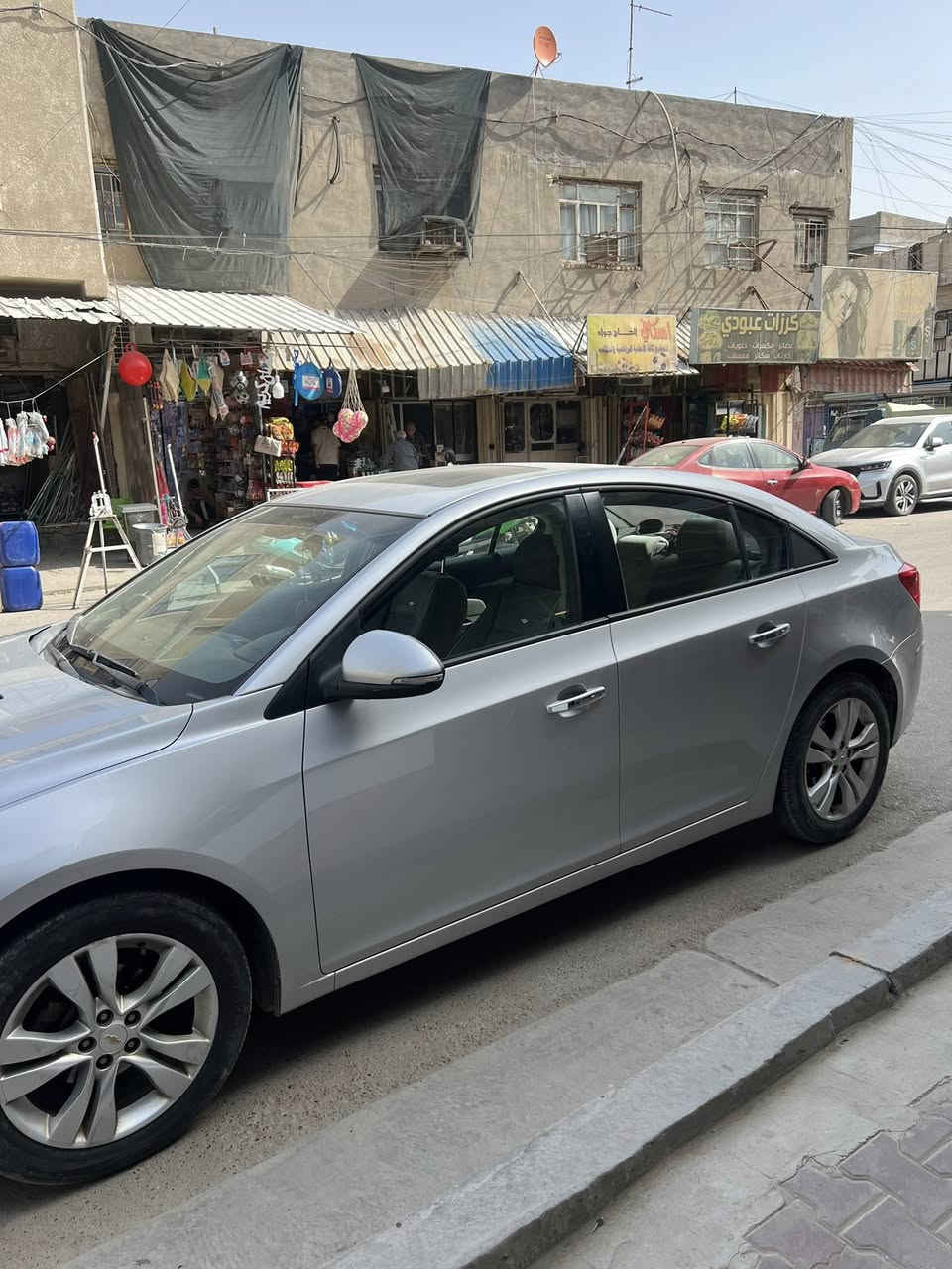 شوفرليت كروز خليجي مكفول بدون صبغ موديل 2016 lt فتحه كشنات جلد مكينه 1800 كير اوتو جام اوتو السياره جديده ماشيه 65 الف كيلو رقم بغداد باسمي السياره نظيفه جدا 
مكاني بغداد الكسره  ***********
السعر 110
