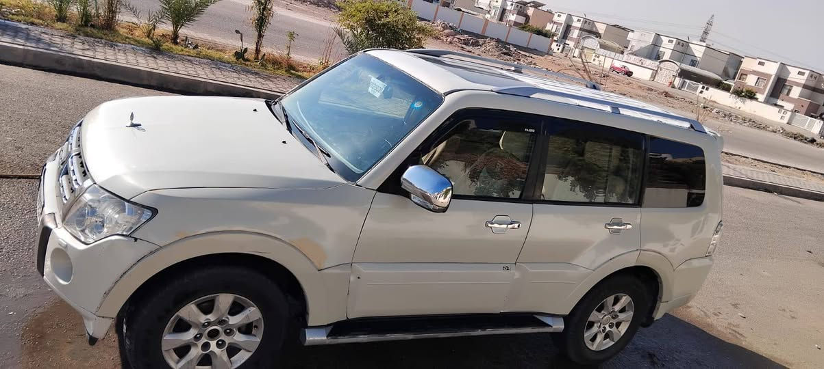 للبيع بالنجف معارض النجف الجديدة معرض بركات المصطفى متسوبيشي ( باجيرو )موديل 2010حبتور فول مواصفات المعروفةللأخير (1\1) رقم بغداد انگليزي دولي مميز السنويةمجدد لسنة20277
السيارة بيها صبغ عام أثر تجيه مگلوبة على صفحة السايق  كماموضح مع کافةالتفاصيل بالفيديو المرفق بالمنشور مع الصور
السيارةجاهزة بمعنى الكلمة من داخلها وخارجها
وجاهزة من محرك وگير وحداديةوتبريدمع تخم تاير كلها جاهزة بأذن الله مواصفاتها : -
(فتحة ودبل گیر اتوماتیک و دبل تانکي مع هوكات خلفي و أمامي مع محرك ٦سلند حجم3500 وگیر 7 نمر  مع فورويل و سعتها 7راكب مع تبريد 3قطع
غرفتها جديدة
و لايتات زنون مع بلاجكتورات مع  حساسات خلفية و شاشة جبيرة وكروس سرعة، مع يدات الابواب نيكل و دواخل السيارة لونين و مطعم صاج ، تحكم المري كهرباء و أشاير بالمري ، شاشة كبيرة و كامرة مع سبير تعليگ
  و بعد بيها مواصفات  ) معروضة ب(110$)ورقة و بيها مجال قليل والشراي يتصل و يتدلل رقمي بيه واتساب غير متواجد بالفيس 

 *********** النجف, العراق
