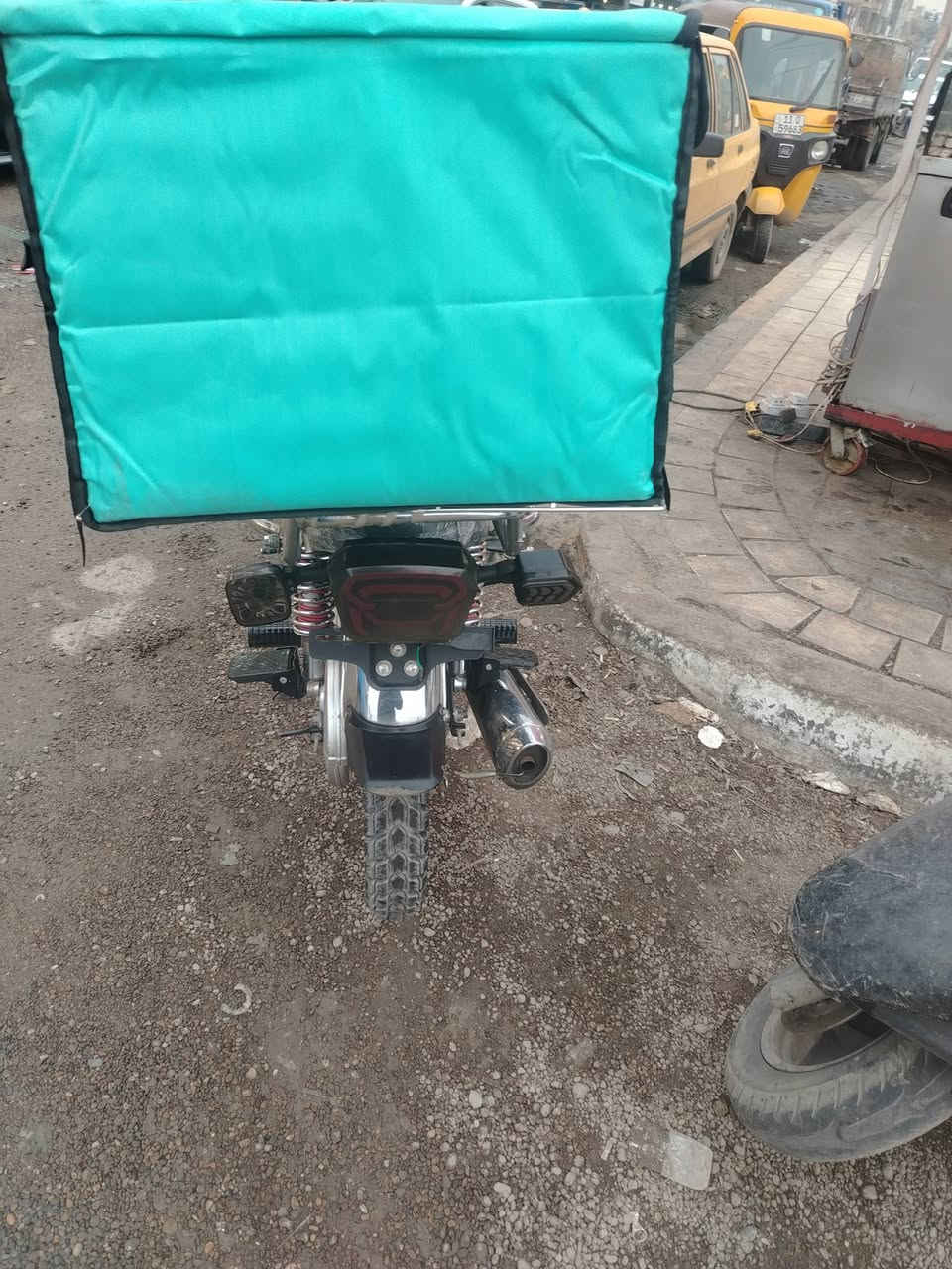 ***********
800
2024
