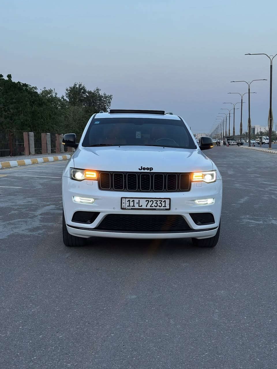 للبيع سيارة جيب (Jeep) موديل 2021 بمواصفات خليجية ممتازة وبحالة الوكالة.
المواصفات والتفاصيل:
 الفئة: S (خليجي)
 المحرك: 6 سيلندر (V6) عزم وقوة ممتازة.
 اللون: أبيض ملكي.
 الرقم: بغداد (أصولي جاهز للتحويل).
 المسافة المقطوعة: 51 ألف كم فقط (ممشى حقيقي).
 الحالة العامة: مكفولة كفالة عامة من كل نواحي الضرر، الصبغ، والتعديل (بحالة بلاد).
📍 الموقع: الأنبار - الصقلاوية
📞 للاستفسار والتواصل: ***********
