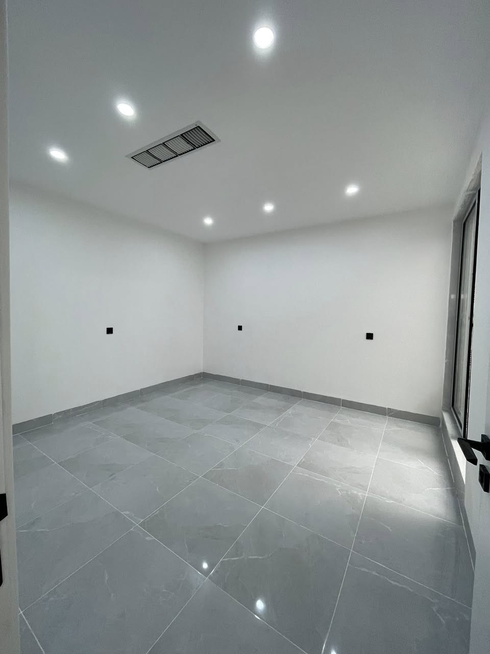 #3وحداث #سكنية للبيع زيرو للبيع في #حي هفالان #قاطع سةروران

#المساحات :158متر مربع #مساحة 142متر مربع صف ركن
يتكوّن من:
 #استقبال 4غرف نوم

للتواصل:
📞 اتصال: ***********
📱 واتساب: ***********

السعر متوفر عبر قناة التليگرام:
🔗 https://t.me/aqarathavalan

موقع شركة خطاب العقاري: قرب مطعم باب حارة
📍 اللوكيشن:
https://maps.google.com/?q=36.193382,44.049290

⸻
