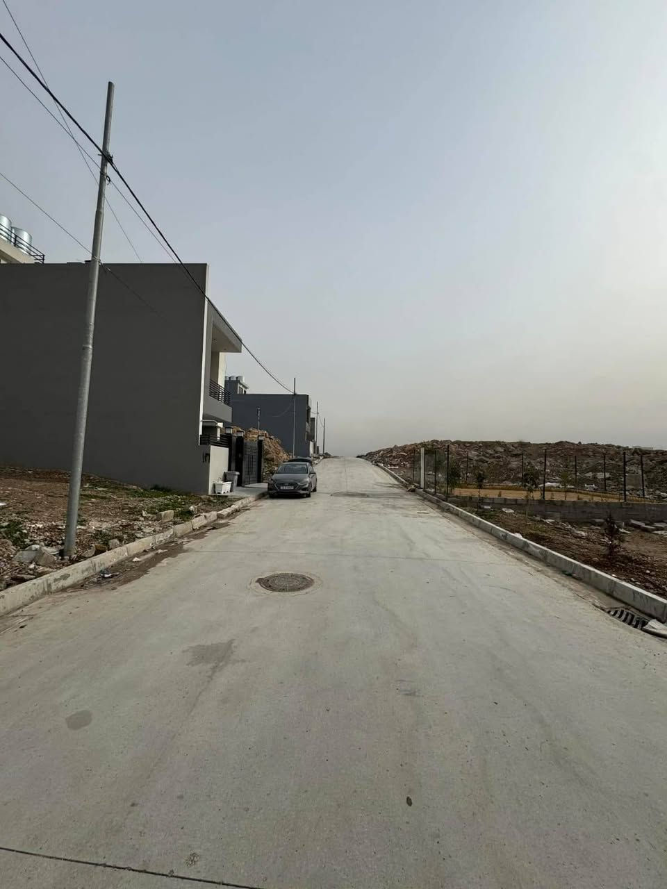 #عروض_عقارات_الصديق
لمعرفة السعر أكتب (تم)
🔴أرض للبيع (بسعر مناسب)
سند طابو ملك صرف
🌐حي الرفاق (قرب سايدين الروضة المحمدية)
المساحة 150م واجهة (7,5م)
اتجاة الارض قبلة شارع تبليط 12م
مقابل الأرض حديقة 
مكتب الصديق سائدين الصديق
☎️ ***********     علي
☎️ ***********     ابو نور 
نستقبل عقاراتكم وطلباتكم علئ الارقام اعلأه أو مراسلة الصفحة...
