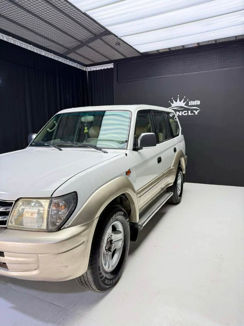 مۆدێل ٢٠٠٠ 
گێڕ ئۆتۆماتیک 
٦ بستۆن 
ناوزەرد و فۆرمیگا 
سیستمی غاز و بەنزین 
فول فول مواسفات 
٣ ریز کوشن 
دەبڵ ئەکسل 
ڕەقەم هەولێر 
کوشن کارەبا 
یەک لا بۆیاغ 
ویلکەپ
*********** السليمانية, العراق
