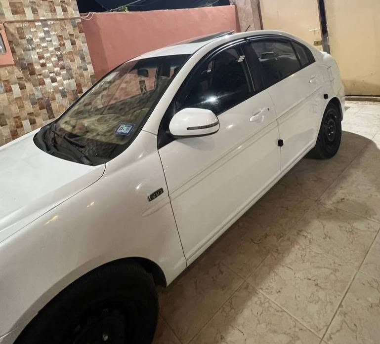 (ملاحظة البيع فقط بالمدة لاتقل عن 50) 
اكسنت ٢٠١١ فول 
 فتحة سقف تحكمات ستيرن اشاير مري
شاشة كامرة لايت زينون 
السيارة ٤ قطع بدون دواخل كل قعطة بيها شي قليل بس انطيك قطعة
محرك 16 شرط 
كير شرط
تبريد ثلج
تايرات جديد باتري جديد صدر امامي وخلفي جديد 
السيارة جاهزة ماتصرف عليها لو ربع
***********
