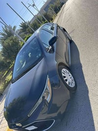 كورله موديل 2023 ماشيه 14 الف السياره جديده كلش منفيس الضرر فقط بنيد م...