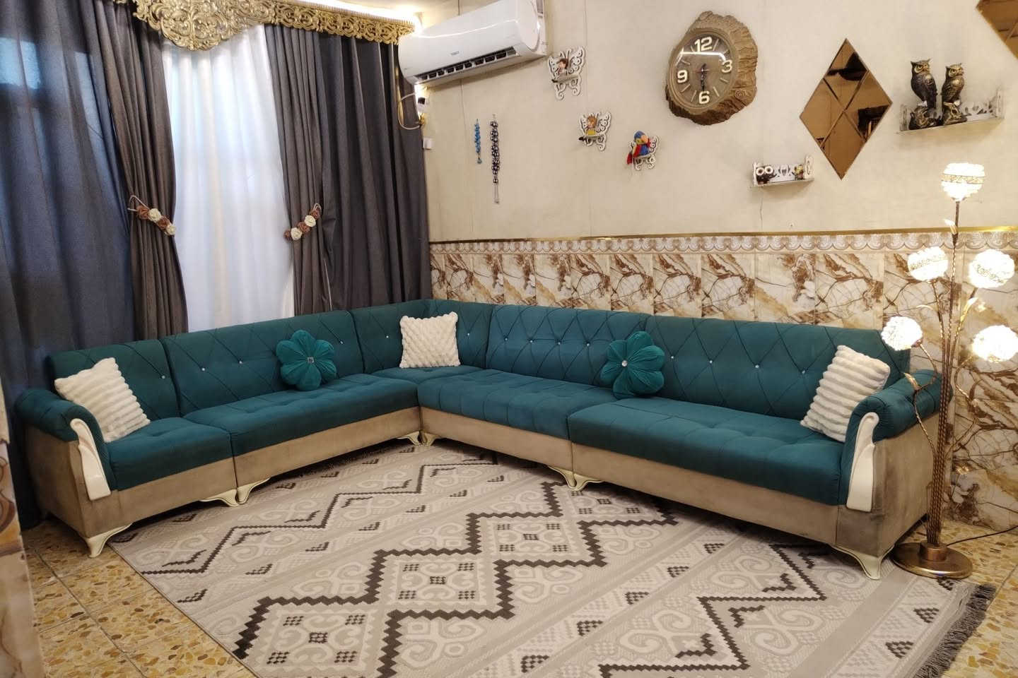 تخم ديوان ٨ مقاعد توصا موديل تركي مودرن تصميم حديث قوي تكمة ثكيل خشب بلوك اسود اسفنج ظغط عالي مميز قماش وتر بروف ضد الاتربة والمي استخدام قليل اخو الجديد نظافتة ١٠٠ ٪ نظيف جدا مبي اي ضرر... ٣٩٠ وبي مجال بسيط للشراي


**إذا كنت صاحب هذا الإعلان وتريد حذفه لأي سبب، رجاءا أرسل رسالة إلى الدعم الفني**