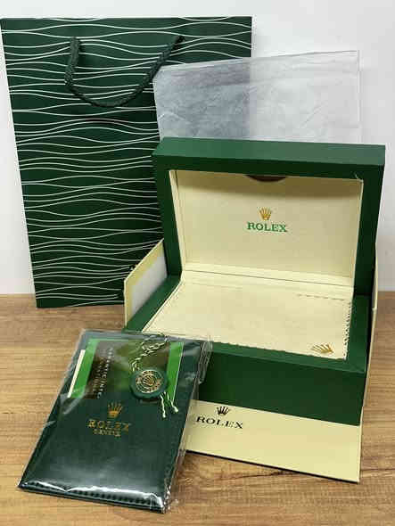 متوفر علب ماركات كامل ملحقات مرفقات الماركات المتوفره ( هابلوت ، اورينت ، اي بي ، دانيل كلاين ، رولكس )
متوفر علب فقط من غير ماركات (برتلنغ ، ارماني ، وغيرهم ) الاسعار خاص رجاءأ وتساب ***********
