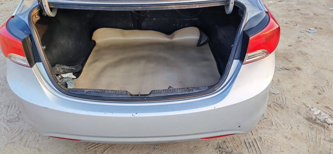 للبيع: هيونداي إلنترا 2013 أمريكي

- حادث جاملغ أمامي وربع البنيد عكس السائق (حادث أمريكي)
- السيارة كلها ليبل واحد
- رقم بغداد - بسمي
- مكينة مفتوحة (محرك مفتوح)
- كير سليم (ناقل حركة سليم)
- مكينة ١٨٠٠ 
- تدفئة تبريد 
- السيارة حلوة وخير من الله
- السعر ١٠٨ 
- العنوان: كربلاء - الحسينية

للاستفسار:
***********
***********
