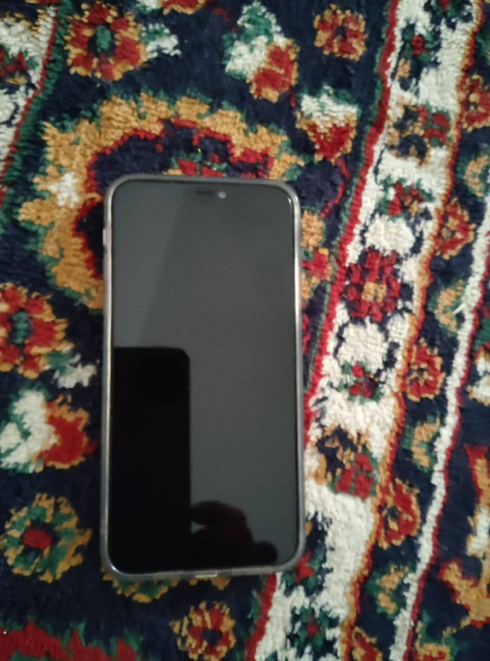 سلام عليكم ايفون 11برو ماكس 
مبدل بي شاشه  وبطاريه 
الشاشه نوعيته وسط 
والبطاريه اصليه 
فيس ايدي شغال 
اني مكلف بلنشر 
رقم صاحب التلفون 👇
***********
ب250 وبي مجال الشراي  ملحقاته بس كيبل اعتذر عن الإطالة
