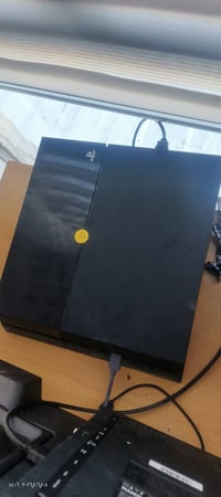 بلي فور ثنين  كامل ملحقات هوة وتهكيرة ويداتة ويو بي اس بيهن وقرص مستخد...