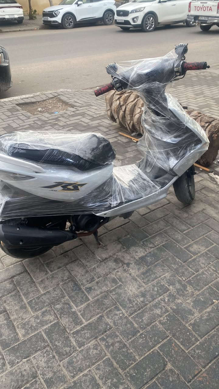 سلام عليكم دراجه ماكس مضلع دراجه نضيفه وجديده دراجه كلشي شغال مكاني بصره الكندي850بيه
***********
