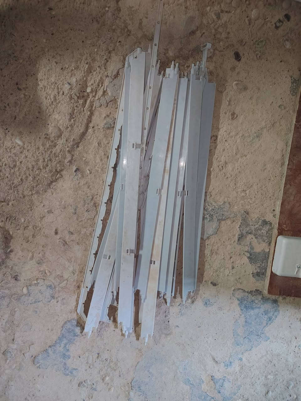 للبيع شرط النضافه شرط الشغل الوجهيه موجوده السعر 125 وبيهه مجال الاتصال على الرقم *********** واتساب
