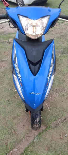 السلام عليكم 
دراجة سوبر ماكس للبيع 
دراجة نظيفه وجديدة ومامفتوحه ومابيها اي نقص ماعدا السلف واگف
الدراجة ماماشية هواي فقط اروح بيها للدوام وارجع ودوامي قريب 
السعر 600 وبيها مجال مستعجل ع البيع 
هاتف ***********
