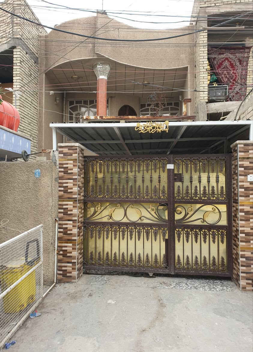 بيت ١٥٠ متر للبيع..الوجهة 6 ..نزال 25
التفاصيل.. الطابق الارضي ..استقبال ..مطبخ..صالة..غرفة نوم..حمام ..تواليت..ترك خلفي..

الطابق الثاني..ثلاث غرف نوم وصالة وحمام داخل الغرفة

العنوان.. البلديات الظباط شارع الكاشي خلف الزهيري قرب البستان.

للأستفسار الاتصال على الرقم.. ***********
