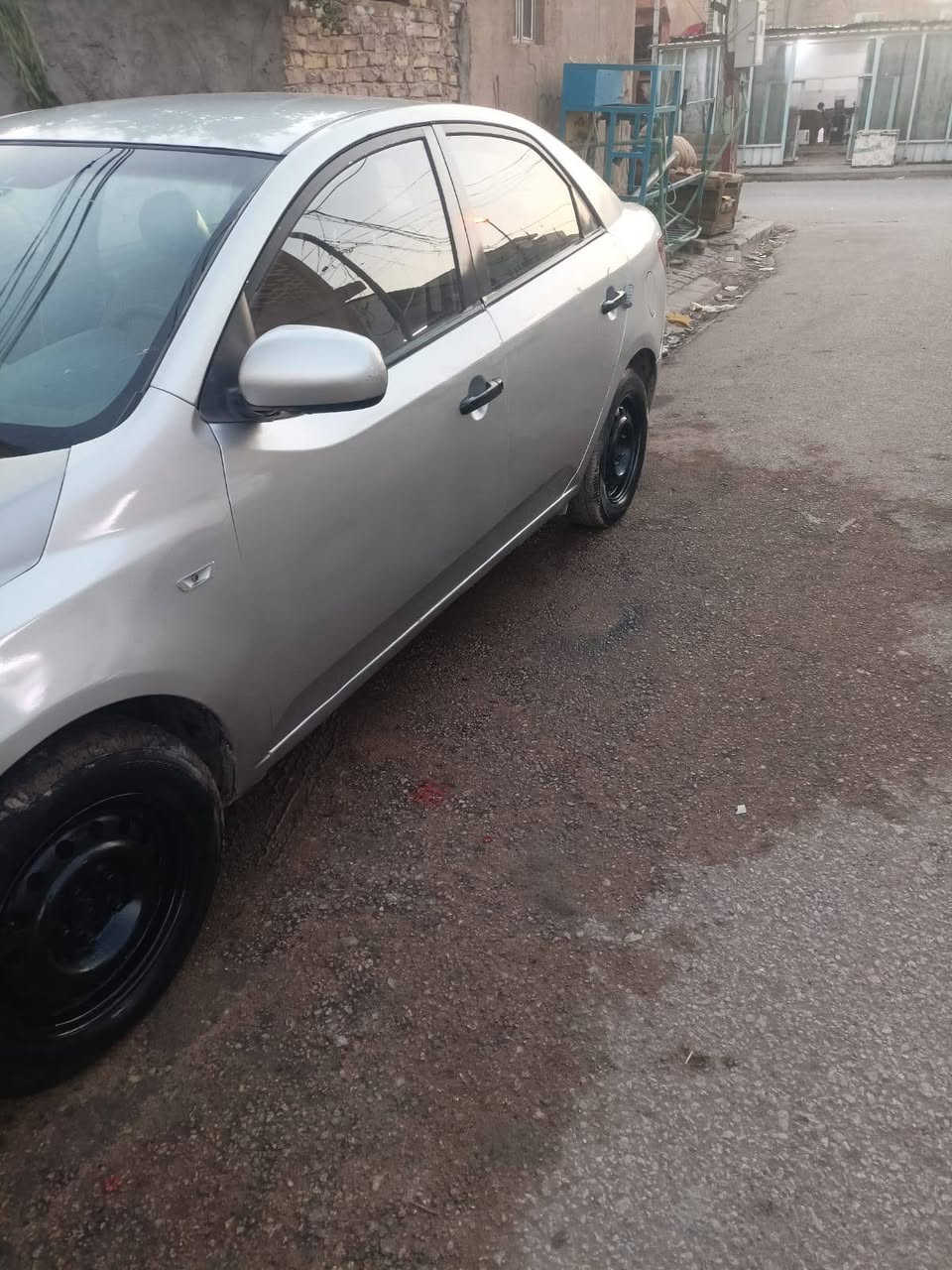 بسم الله سيراتو  ادوات خليجي  دخول جديد البيع او مراوس  سياره جاهزه من كل نواحي كير ومحرك 1600دوش داخل بيجي تخم تاير جديد نضام ايكو داخل جديد سياره نضيفه وجاهزه متوم شمالي الماني طبق الاصل مكان نجف السعر 42وبيه مجال اتصل ودلل  ***********
